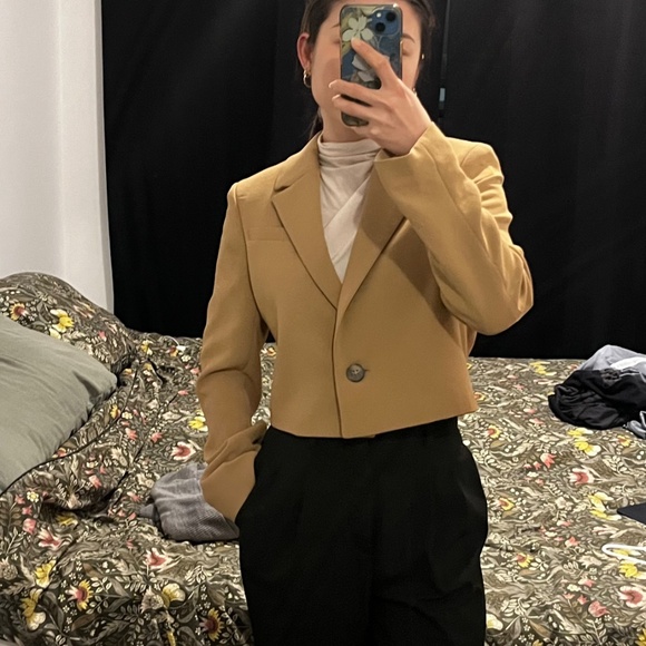 Aritzia La Paz Waist Blazer size S - Picture 2 of 6